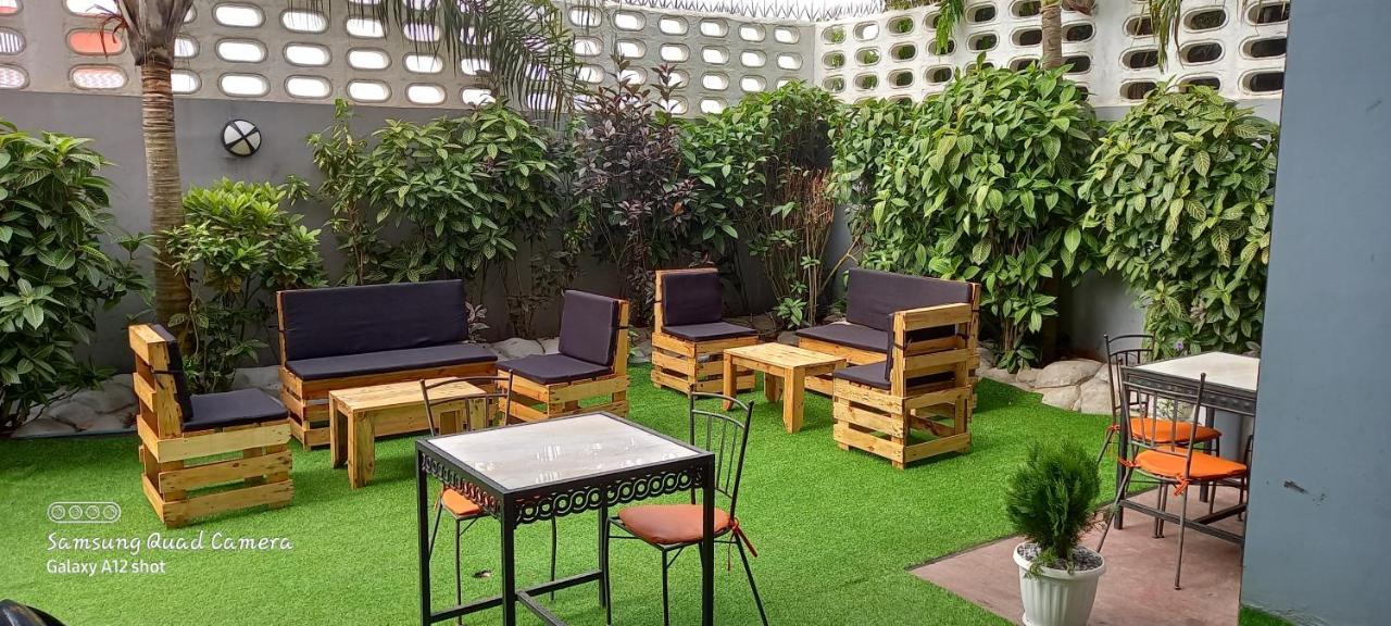 Hotel Saphir Abidjan Eksteriør bilde